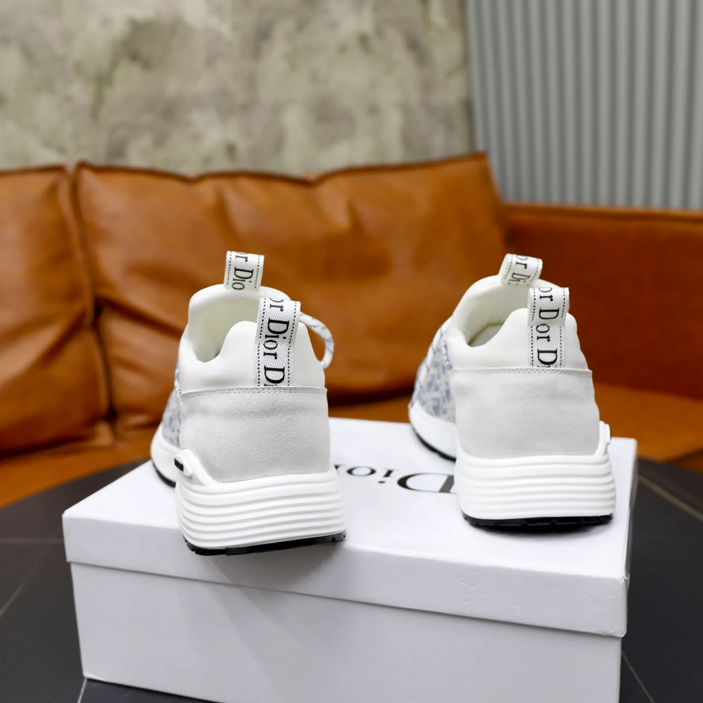 Ex-factory price: 440💰🙅‍♂️🙅‍♂️🙅‍♂️ Brand: Dior DIOR Standard code: 38-44 (45 customized) Grade: Same as the official website Material: Original material splicing Comfortable and breathable lining Lightweight and wear-resistant sports outsole Style category: Men's fashionable casual shoes Running sneakers Distinguished luxury brand elements Top luxury Color: actual picture color